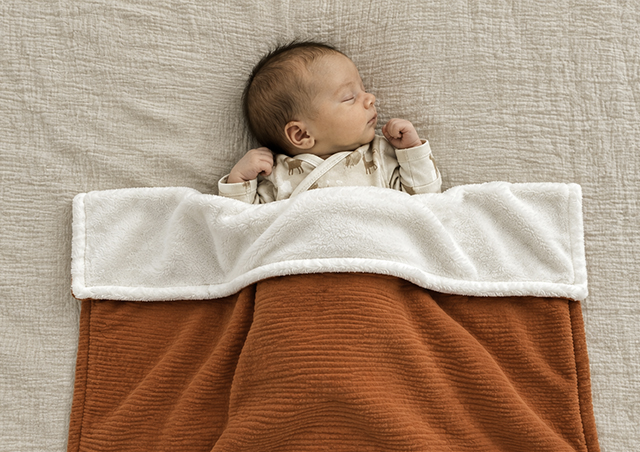 babydekentje roest